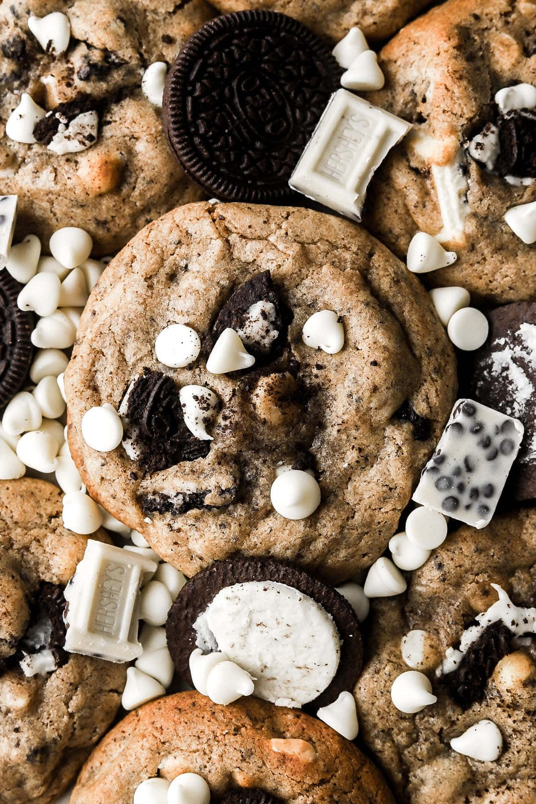 Cookies & cream overload cookie